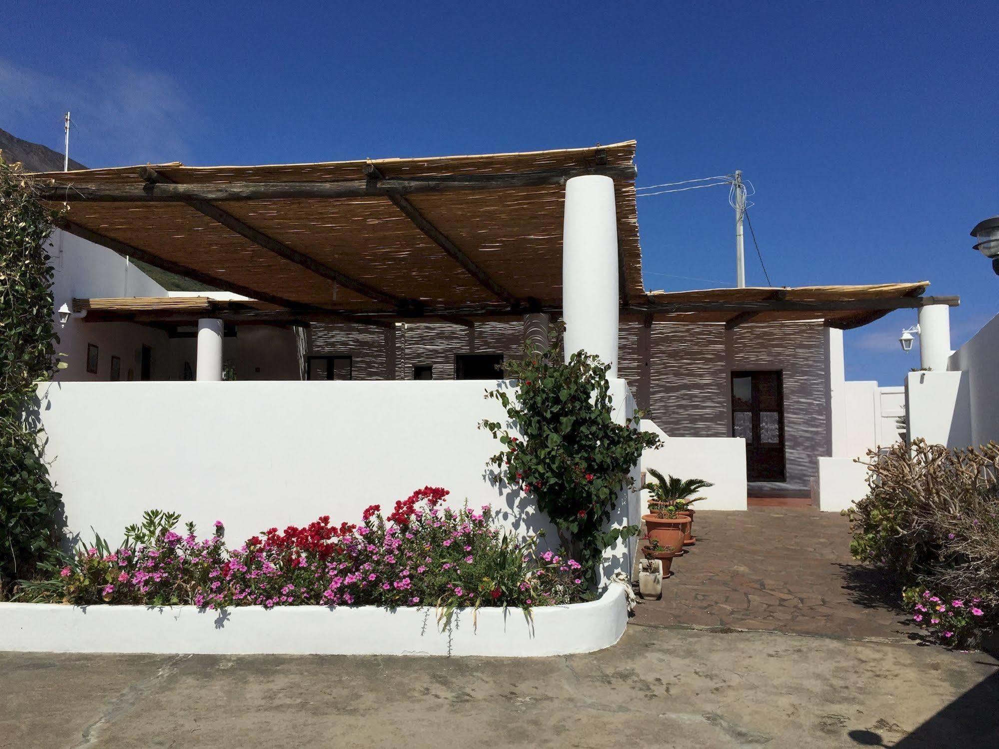 Pensione La Nassa Stromboli Buitenkant foto